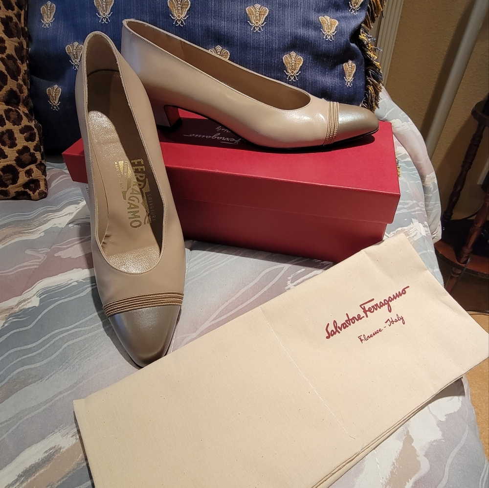 Salvatore Ferragamo Leather Shoes Sz 8AAAA